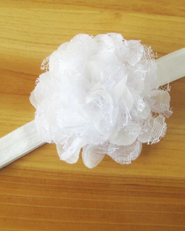White floral hairband for infant girls, stylish festival accessory, cute gifting idea