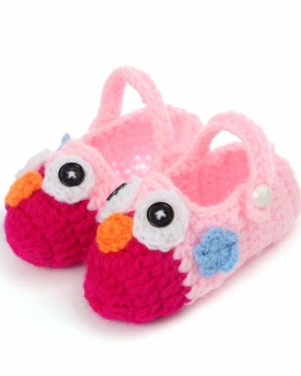 Smart crochet shoes for baby girls, cute and stylish for gifting or events