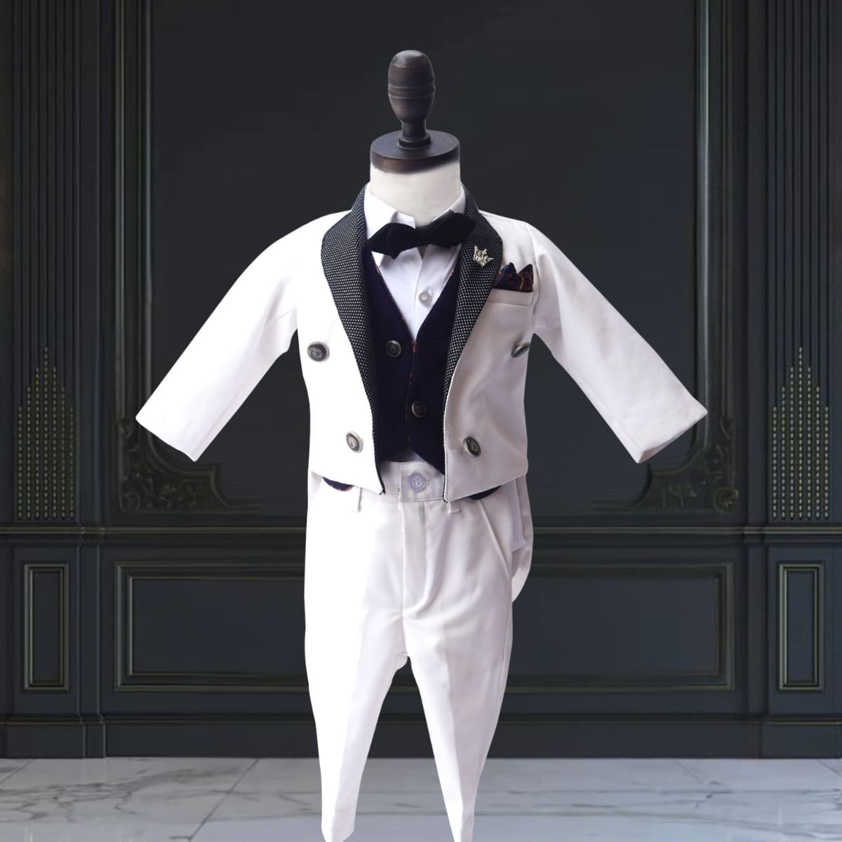 Formal tailcoat suit for boys, royal style outfit for weddings and parties