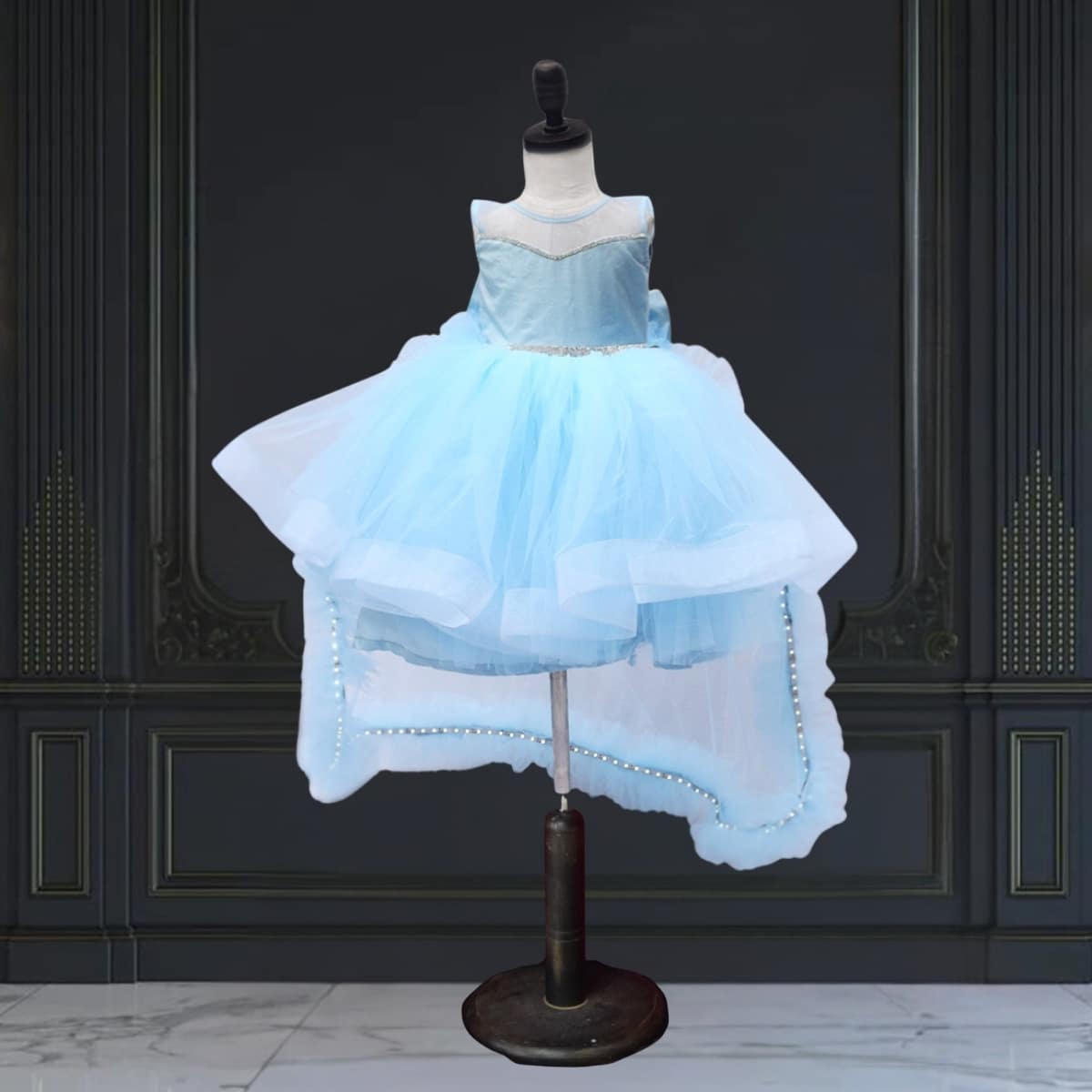Light-up ball gown for girls, cute party celebration outfit