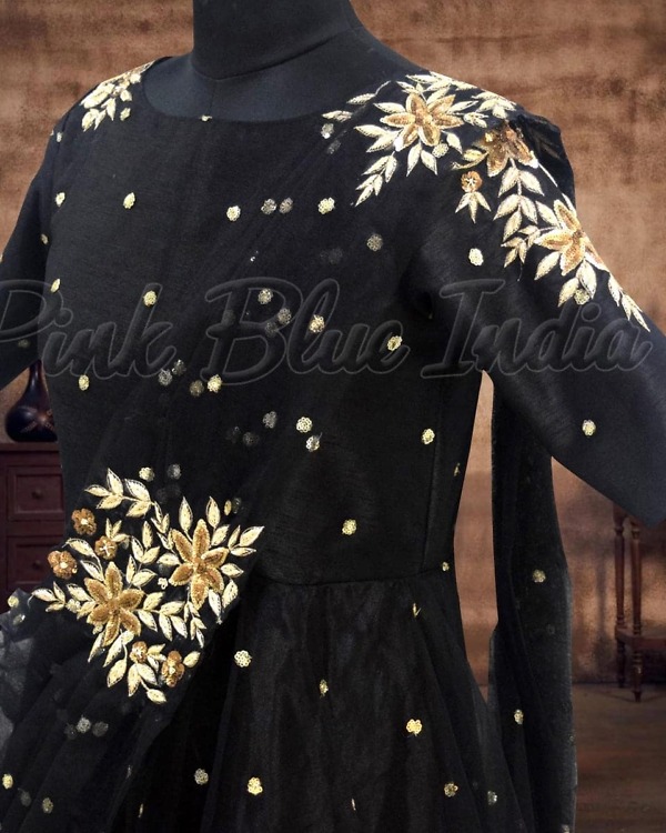 Black matching gowns for mom and daughter family wedding party wear graceful look