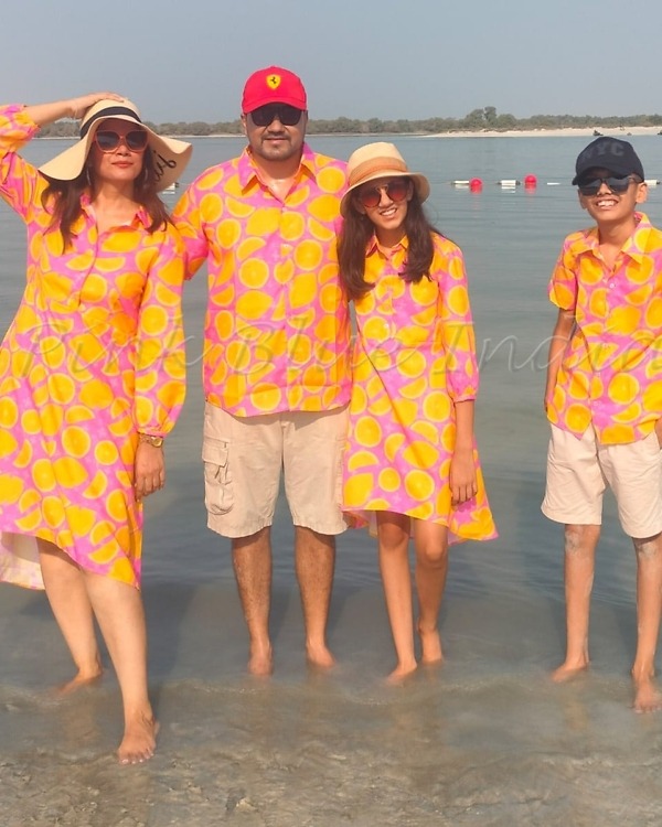 Matching family vacation outfits, shirts combo, stylish & coordinated look
